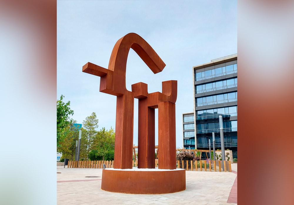 Merlin Properties Socimi inaugura el 10 de noviembre la escultura “Orzando” del artista Carlos Albert